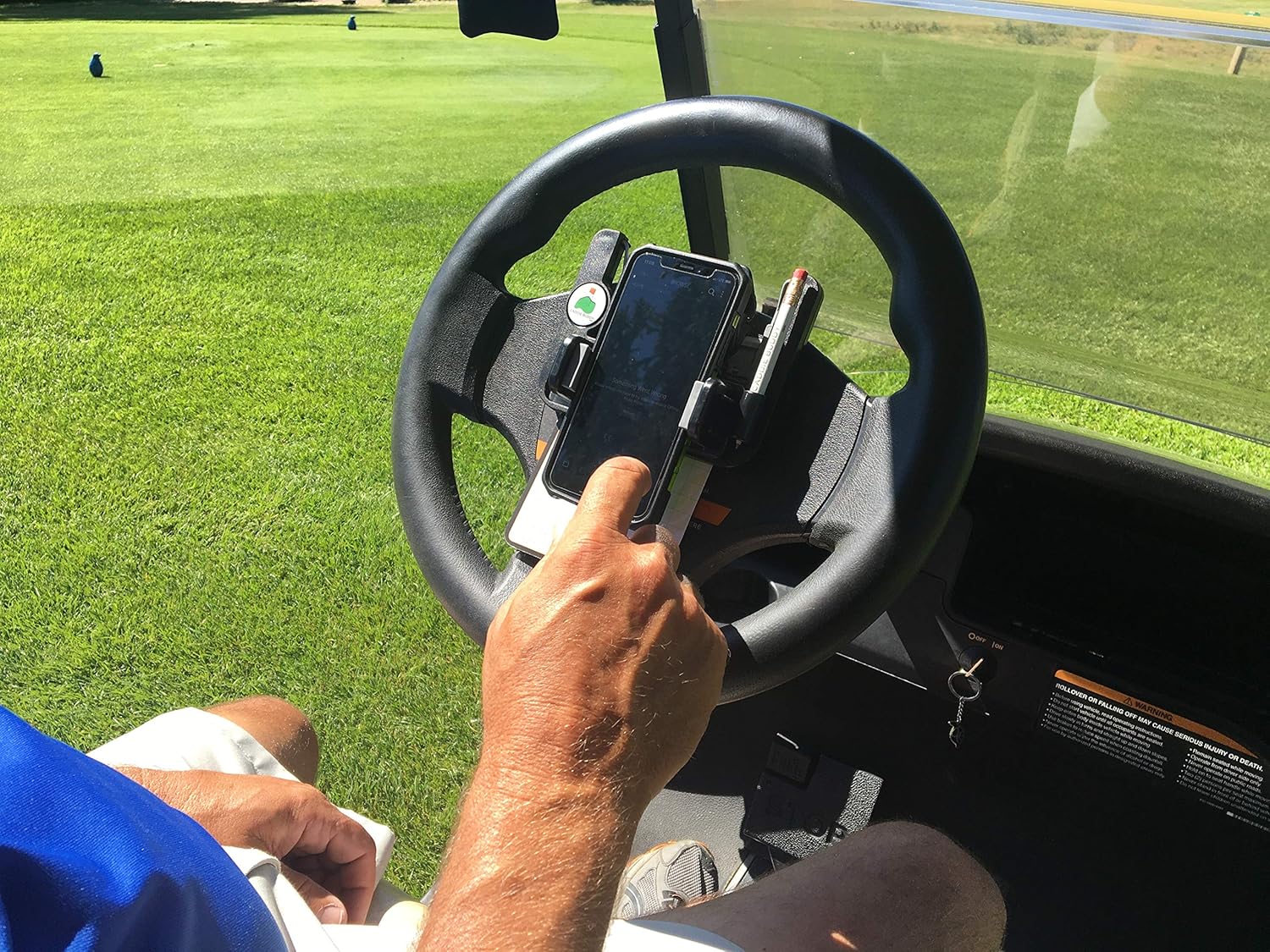 🔥Hot Sale 49% off - 🌟⛳ Clip-On Phone Holder for Golf Cart Steering Wheel – Quick Install & Firm Grip
