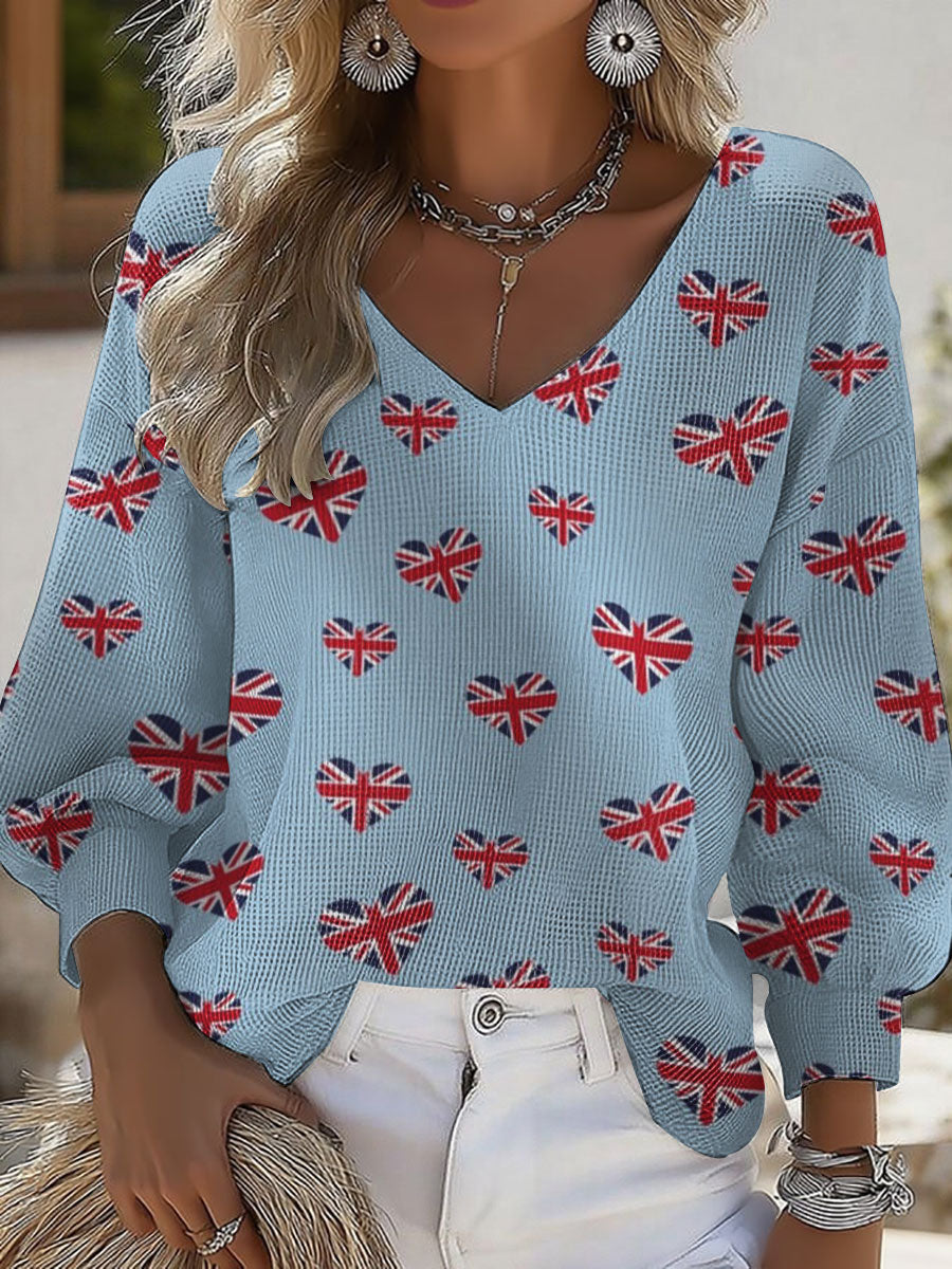 Lässiges Langarmshirt mit V-Ausschnitt und britischem Flaggen-Herzprint für Damen